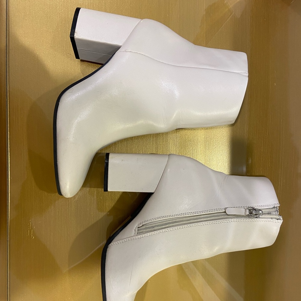White bootie heals